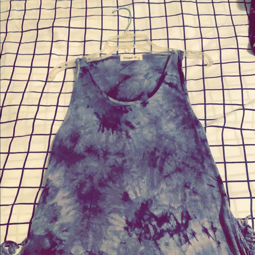 Gray and black top